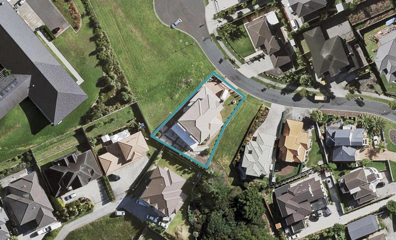 6 Boeing Place, Goodwood Heights, Auckland - Carousel 1