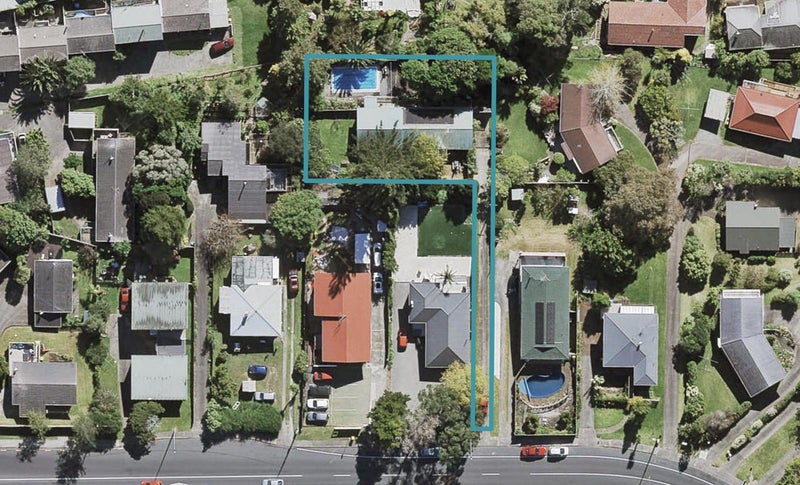 14 Chivalry Road, Glenfield, Auckland - Carousel 1