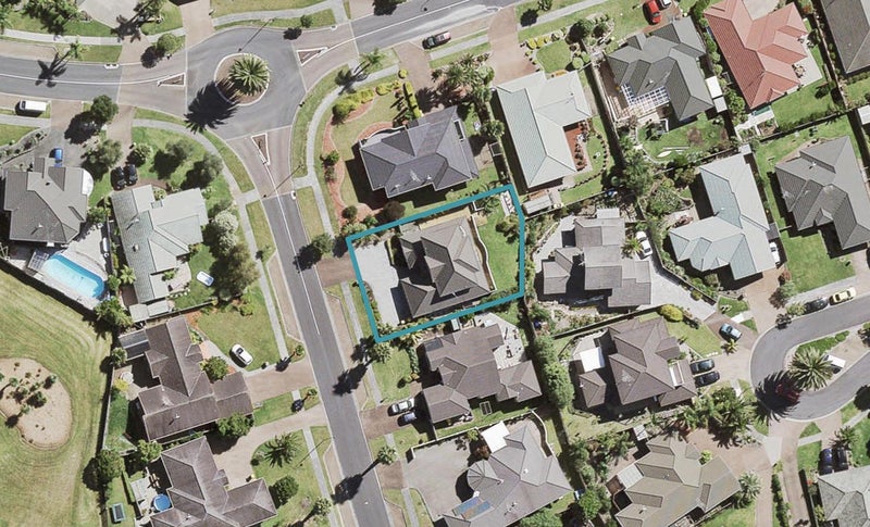 4 San Valentino Drive, Henderson, Auckland - Carousel 1