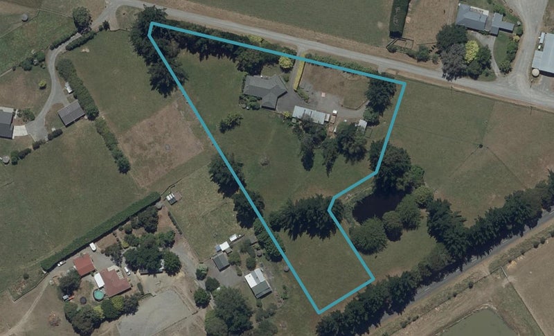 21 Pearce Street, Halcombe, Feilding - Carousel 1