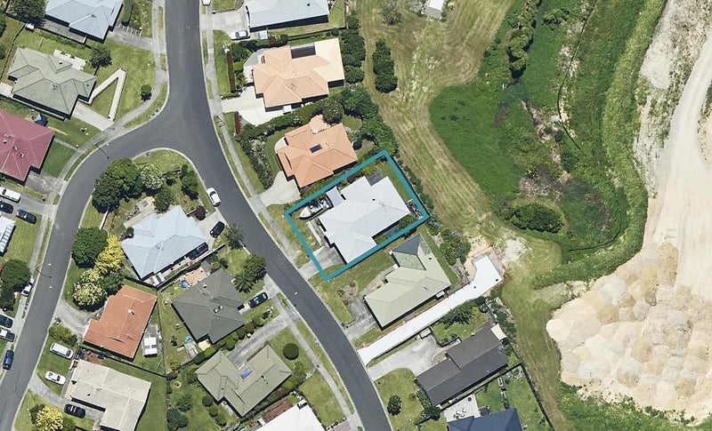 17 Sunvale Place, Gate Pa, Tauranga - Carousel 1