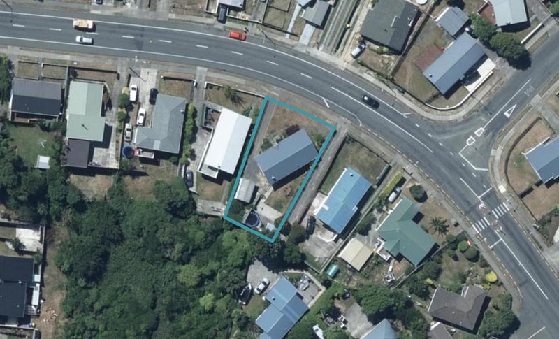 449 Warspite Avenue, Ascot Park, Porirua - Carousel 1