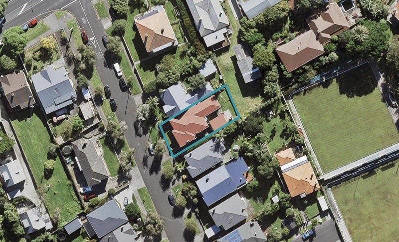 4 Gilbert Avenue, Grey Lynn, Auckland - Carousel 1