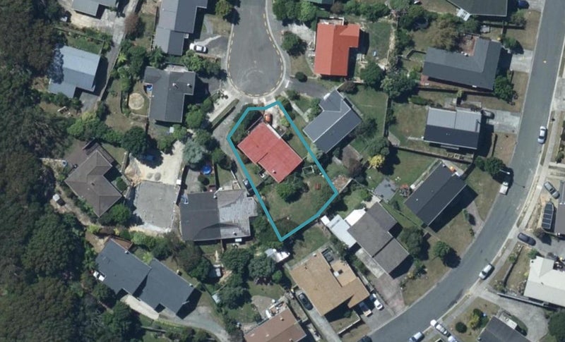 9 Pump Lane, Whitby, Porirua - Carousel 1
