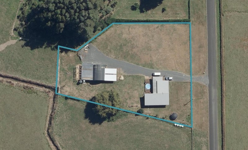11 Barrett Road, Temple View, Hamilton - Carousel 1