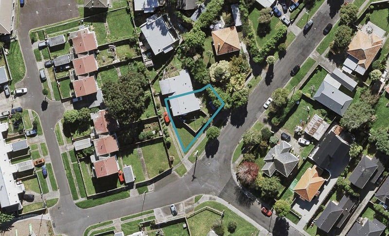 18B Triton Avenue, Mount Albert, Auckland - Carousel 1