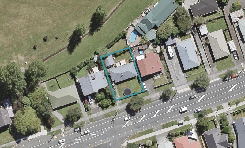1127 Fergusson Drive, Clouston Park, Upper Hutt - Carousel 1