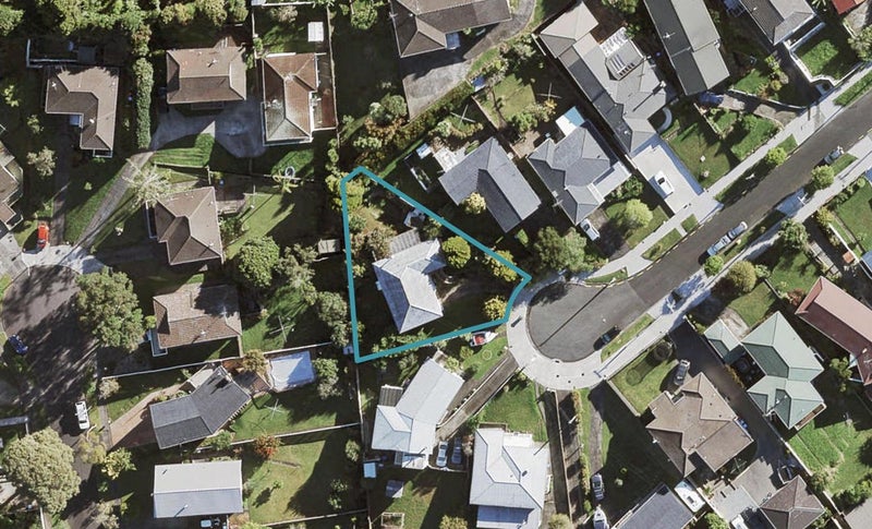 35 Ted William Street, New Windsor, Auckland - Carousel 1