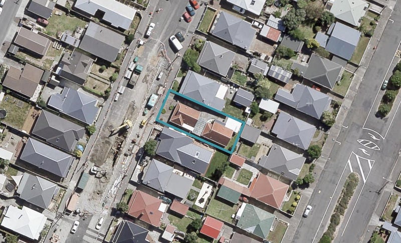 1/14 Queen Street, Petone, Lower Hutt - Carousel 1