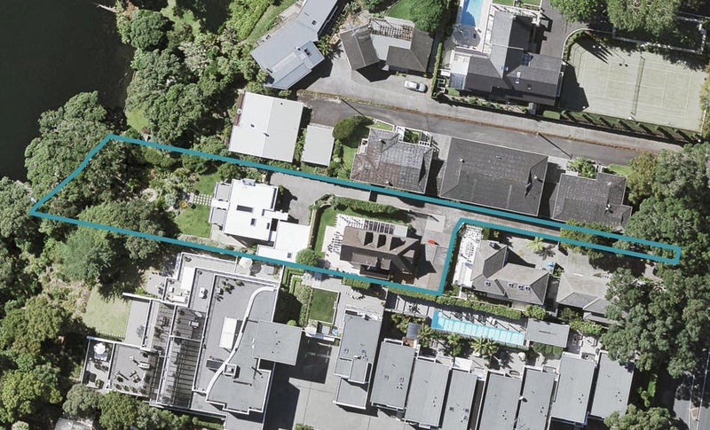 2/272 Hurstmere Road, Takapuna, Auckland - Carousel 1