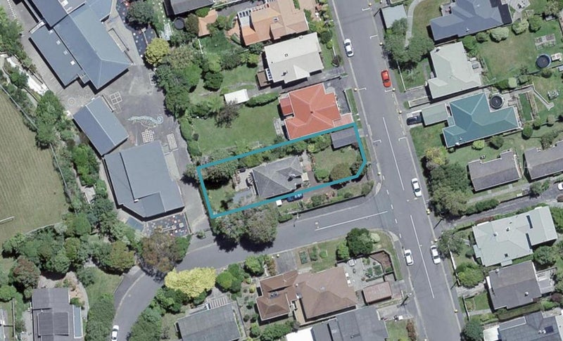 24 Monaghan Avenue, Karori, Wellington - Carousel 1