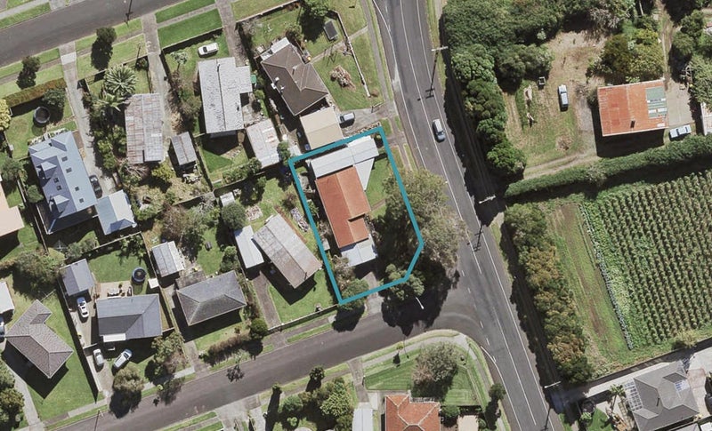 52 Wallace Road, Mangere Bridge, Auckland - Carousel 1