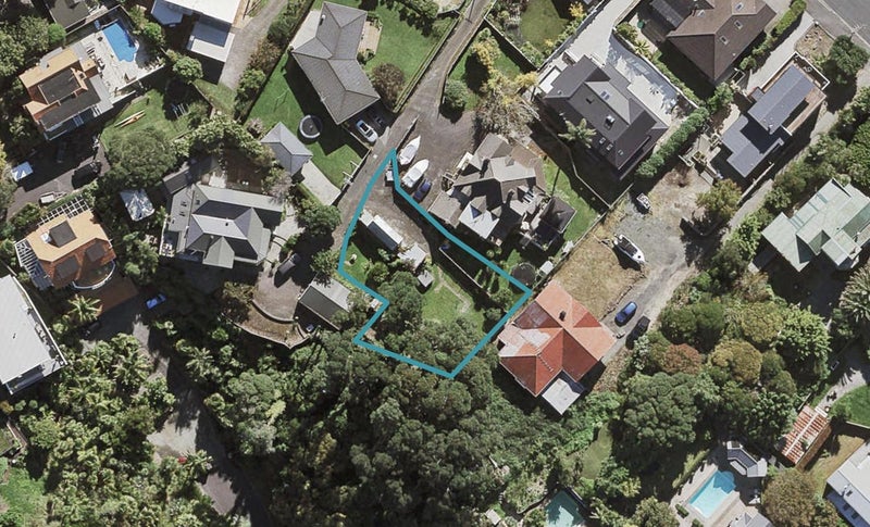 32A Hinemoa Street, Birkenhead, Auckland - Carousel 1