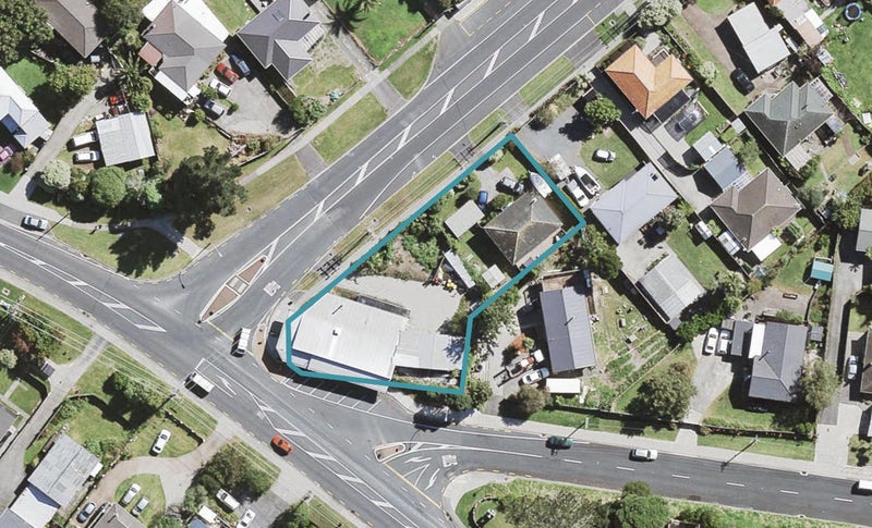 1/224 Henderson Valley Road, Henderson, Auckland - Carousel 1