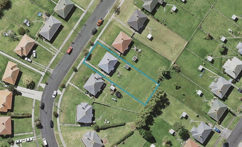 18 Hillary Crescent, Belmont, Auckland - Carousel 1