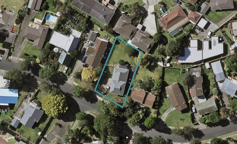 11 Sikkim Crescent, Clover Park, Auckland - Carousel 1