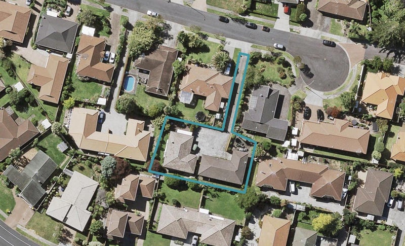 1/17 Seneca Court, Golflands, Auckland - Carousel 1