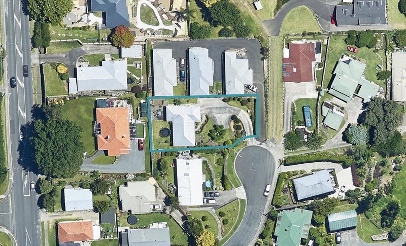 15 Russell Place, Brookfield, Tauranga - Carousel 1