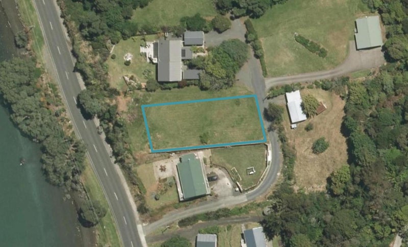 1999 Whangarei Heads Road, Whangārei Heads - Carousel 1
