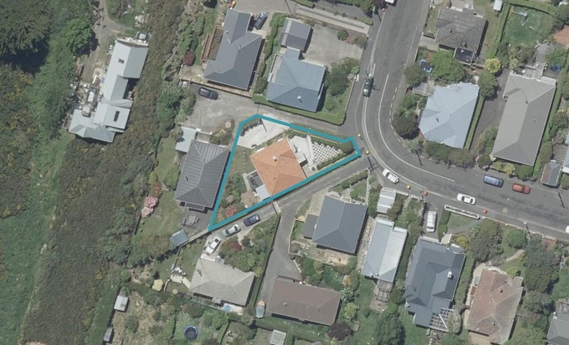 19 Mataora Road, Kenmure, Dunedin - Carousel 1