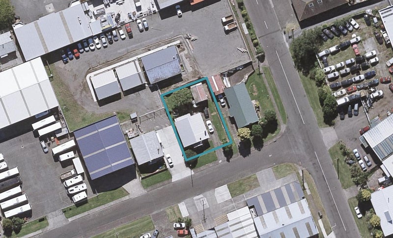 4 Burton Street, Waiwhakaiho, New Plymouth - Carousel 1
