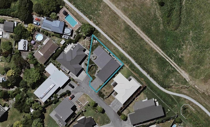 8 Patterson Lane, Raumati Beach, Paraparaumu - Carousel 1