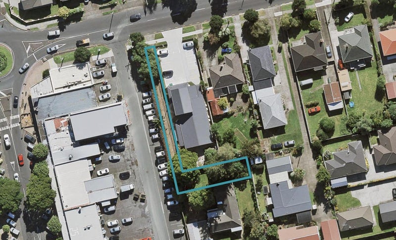 1/2 Rimu Road, Mangere Bridge, Auckland - Carousel 1