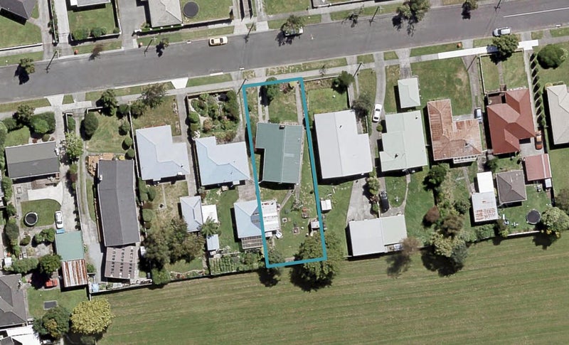 92 Fraser Crescent, Elderslea, Upper Hutt - Carousel 1