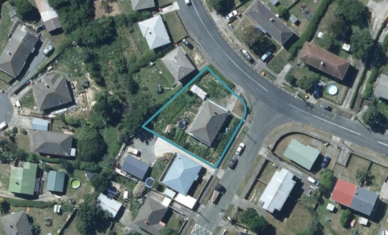 2 Durham Street, Cannons Creek, Porirua - Carousel 1