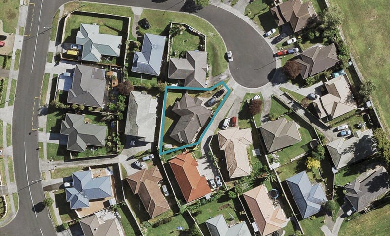 7 Bohola Rise, Weymouth, Auckland - Carousel 1