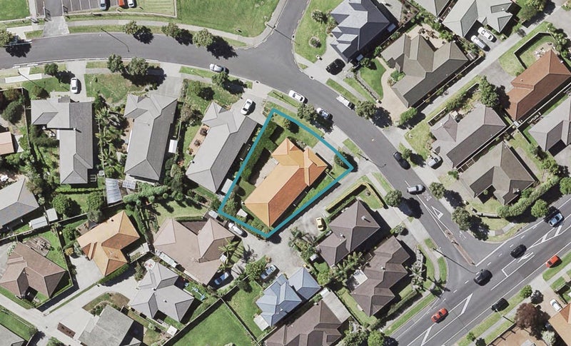 10 Stellamaris Way, Northpark, Auckland - Carousel 1