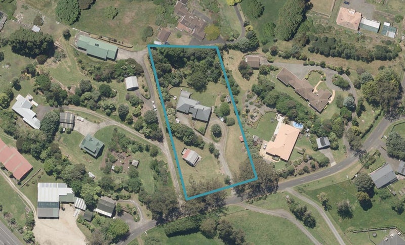 13 Pickwick Road, Otamatea, Whanganui - Carousel 1