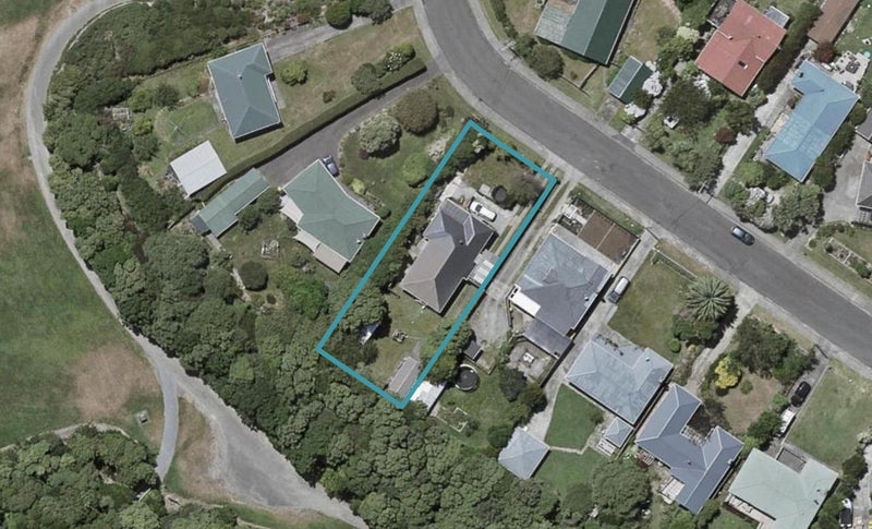 30 Kaitawa Crescent, Paraparaumu - Carousel 1