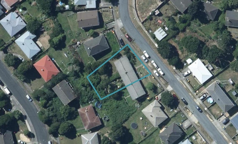 12 Wiltshire Place, Cannons Creek, Porirua - Carousel 1