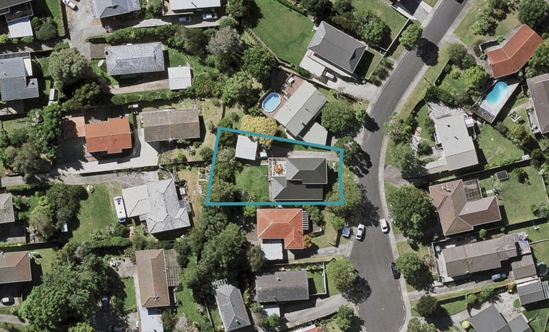 7 Cassia Place, Sunnynook, Auckland - Carousel 1