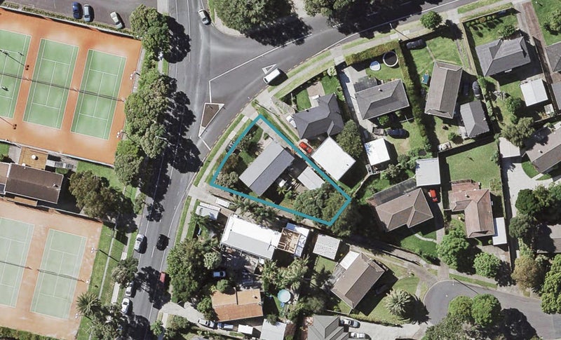 209 Gills Road, Half Moon Bay, Auckland - Carousel 1