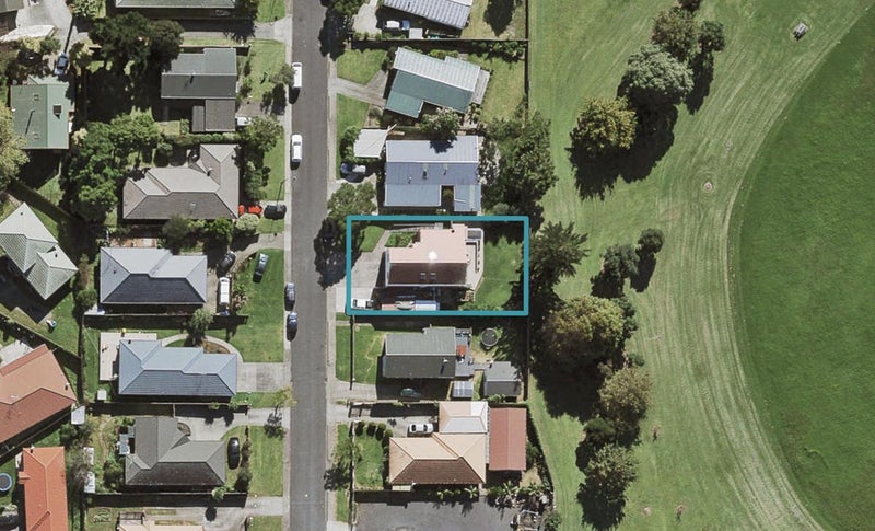 22 Freda Place, Favona, Auckland - Carousel 1