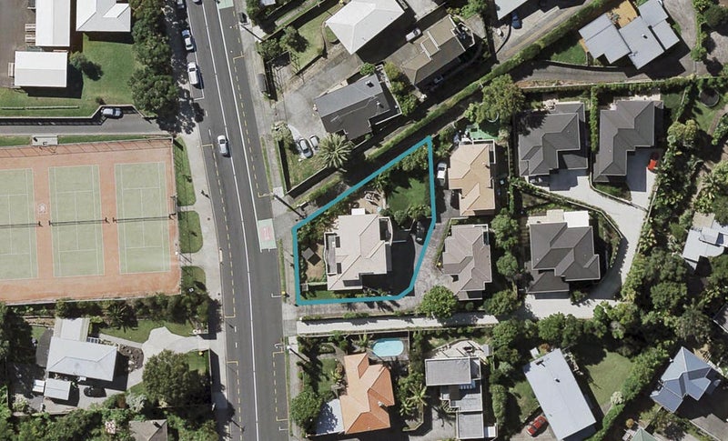 17 Forrest Hill Road, Milford, Auckland - Carousel 1