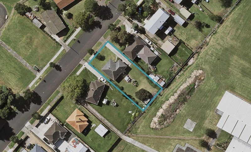 43 Gilbert Road, Otara, Auckland - Carousel 1