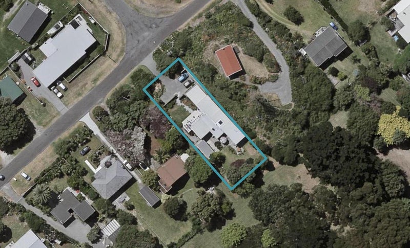 38 Ngapaki STreet, Waikanae Beach, Waikanae - Carousel 1