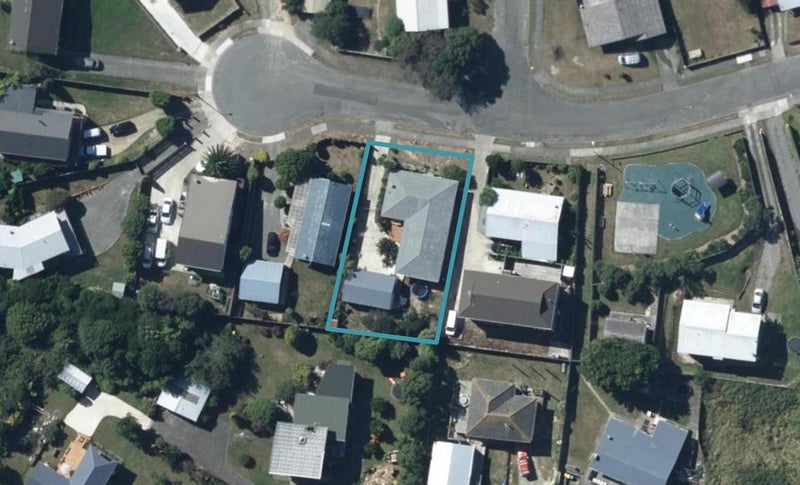 17 Chapel Street, Takapuwahia, Porirua - Carousel 1
