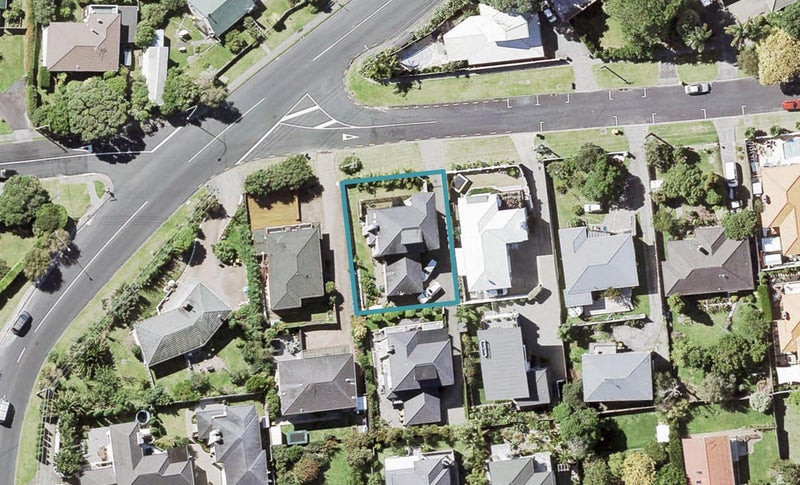 3 Beechwood Road, Rothesay Bay, Auckland - Carousel 1