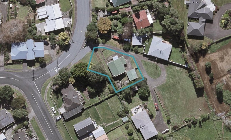 2 Raniera Street, Glen Avon, New Plymouth - Carousel 1