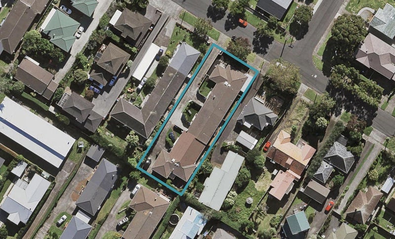 1/16 Tawhiri Road, One Tree Hill, Auckland - Carousel 1
