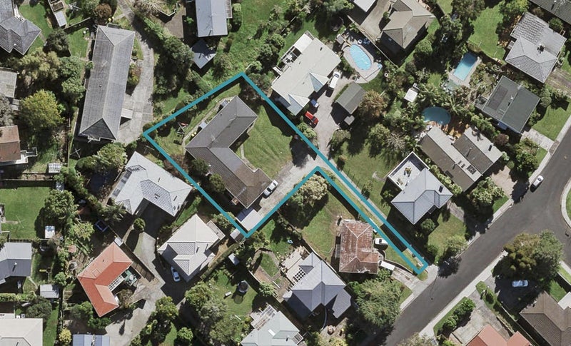1/27 Holland Road, Hillcrest, Auckland - Carousel 1
