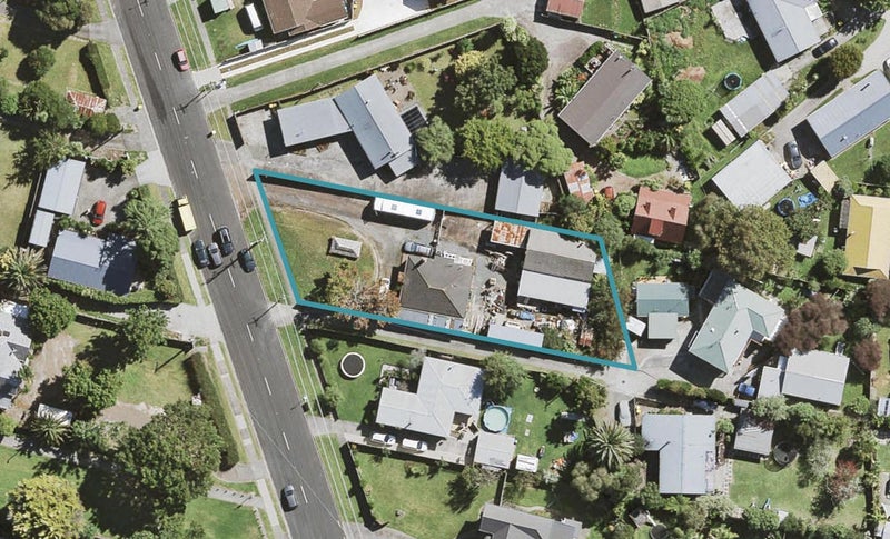 42 Woodglen Road, Glen Eden, Auckland - Carousel 1