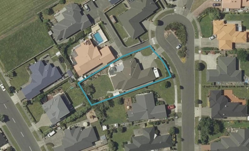 11 Sycamore Crescent, Fitzherbert, Palmerston North - Carousel 1