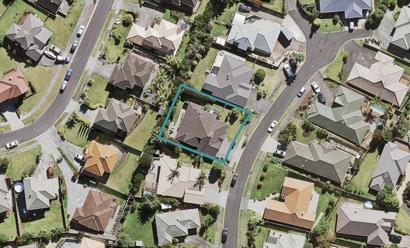 8 Mannikin Place, Unsworth Heights, Auckland - Carousel 1