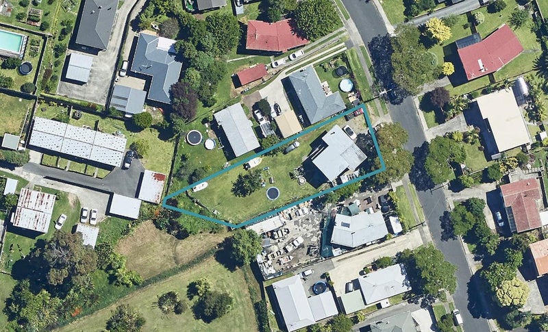 16 Carlton Street, Bellevue, Tauranga - Carousel 1