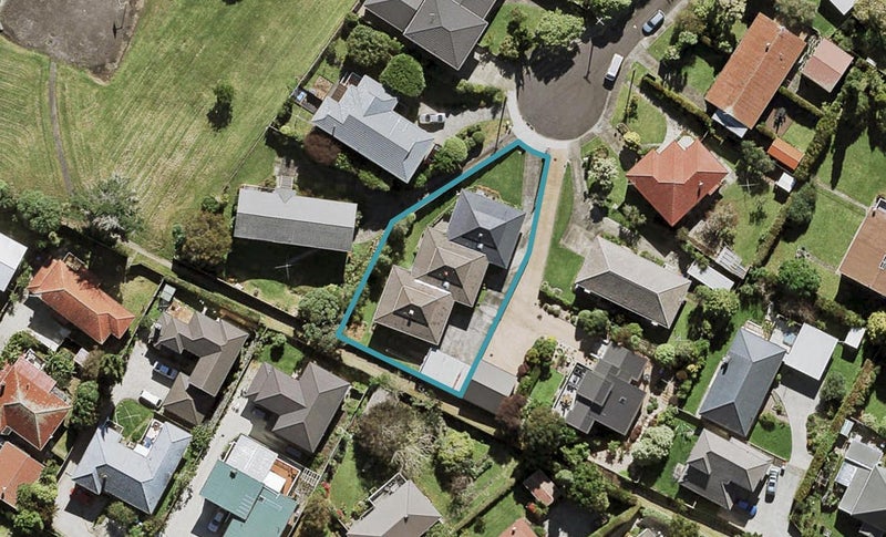 3/11 Lindsay Place, Hillsborough, Auckland - Carousel 1